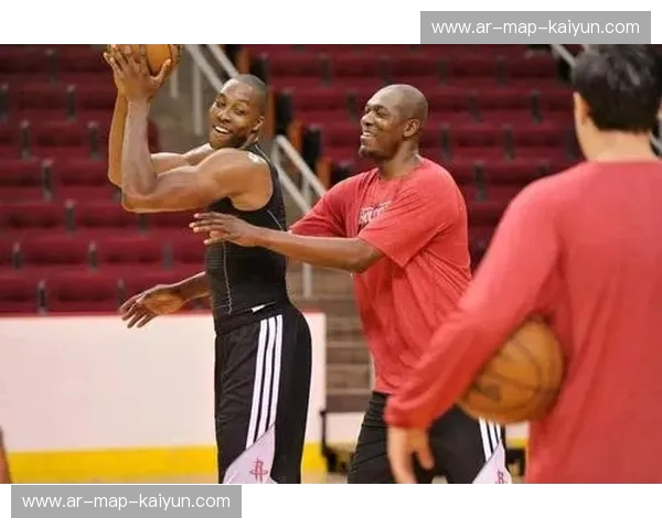 神迹之巅的孤傲共鸣：当“梦幻脚步”在芝加哥的阴影下加冕